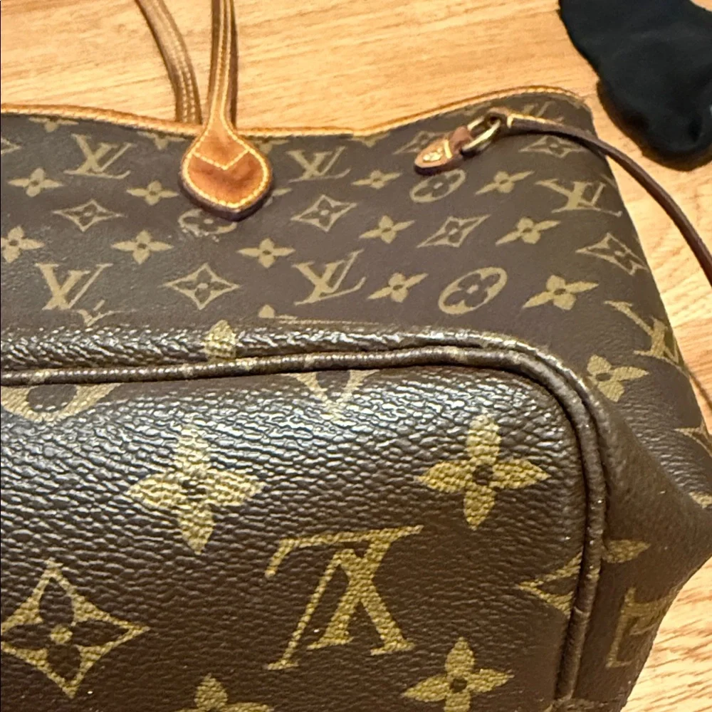 Louis Vuitton Monogram Neverfull MM - Picture 4 of 14